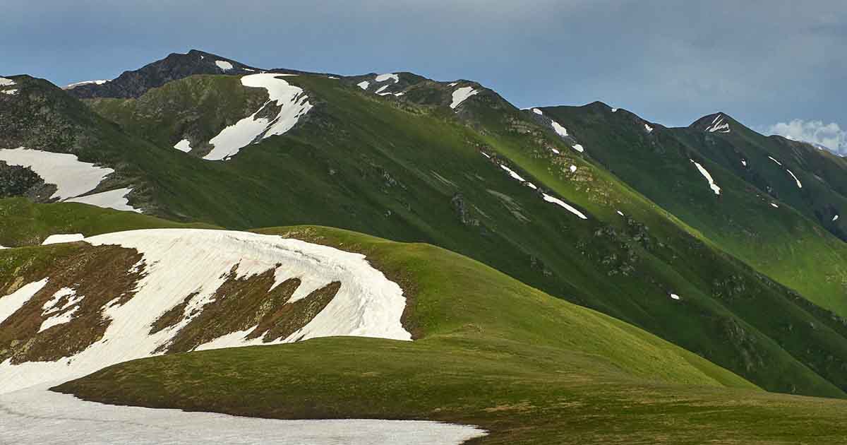 Zagedan ridge, saddle 2729 m.