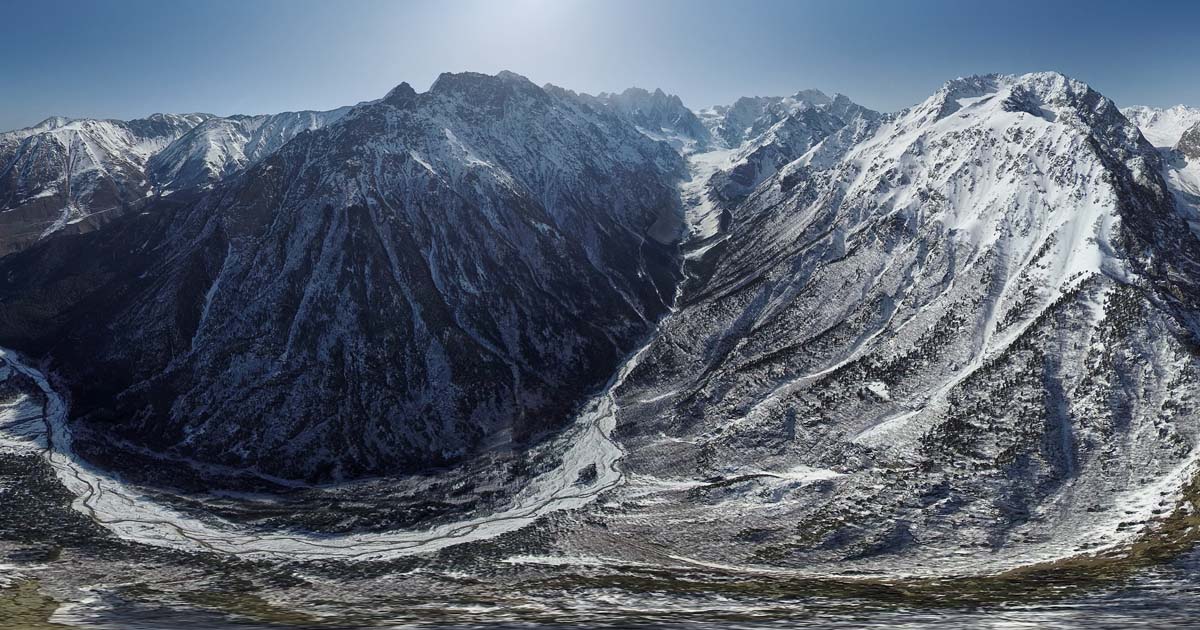 Долина реки Караугом, район слияния с р.Бартуйдон. Аэропанорама